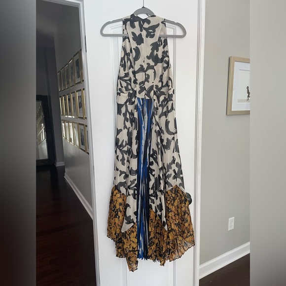 Zara Plunging Neckline Dress - Picture 4 of 5